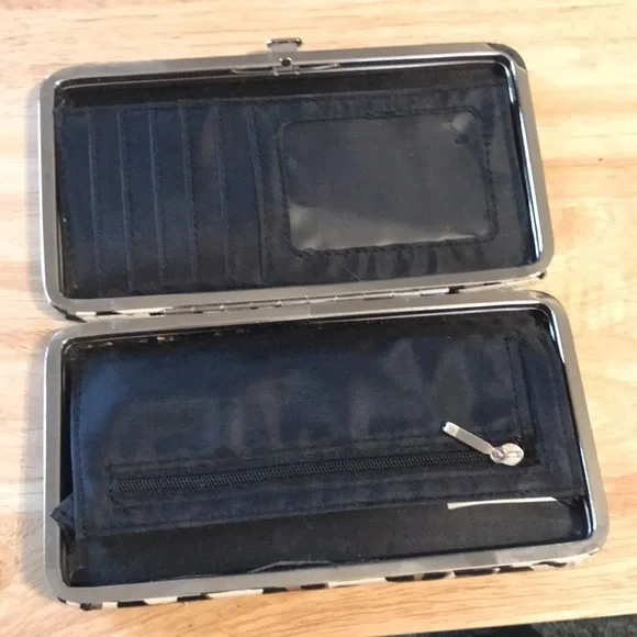 Leopard print hard wallet - Picture 2 of 3